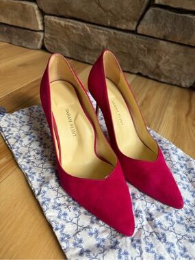 Sarah Flint Pointed-Toe Suede Pumps in Fuchsia Pink
